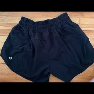 Lululemon Tracker Short “V”